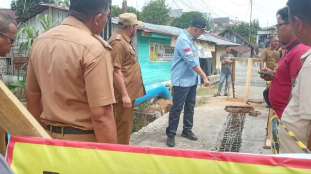 Sidak Proyek Drainase Solok Sipin, Wali Kota Fasha Minta Perencanaan Dikaji Ulang