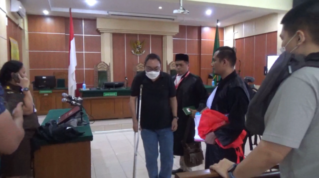 Sidang Pertama Terdakwa Perbuatan Tidak Menyenangkan, Hakim Perintahkan Hendri Gunawan Dikembalikan Ke Rutan